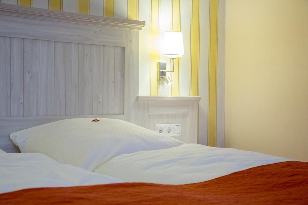 Alter Landkrug Hotel Nortorf Bagian luar foto