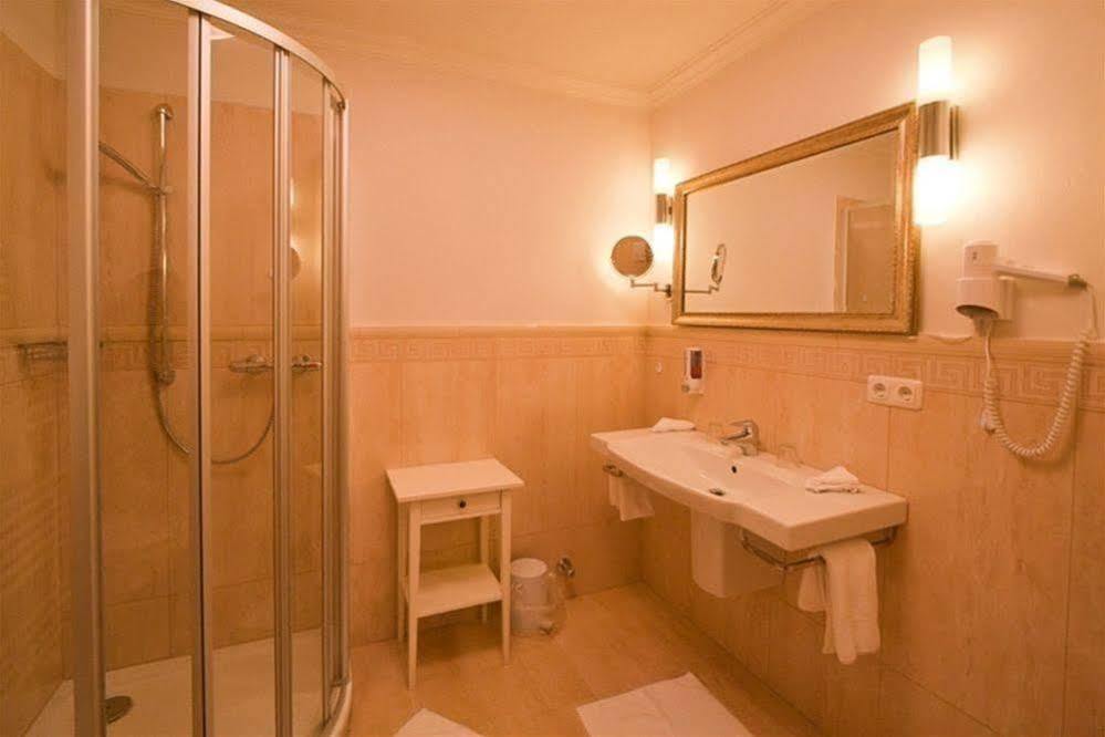 Alter Landkrug Hotel Nortorf Bagian luar foto